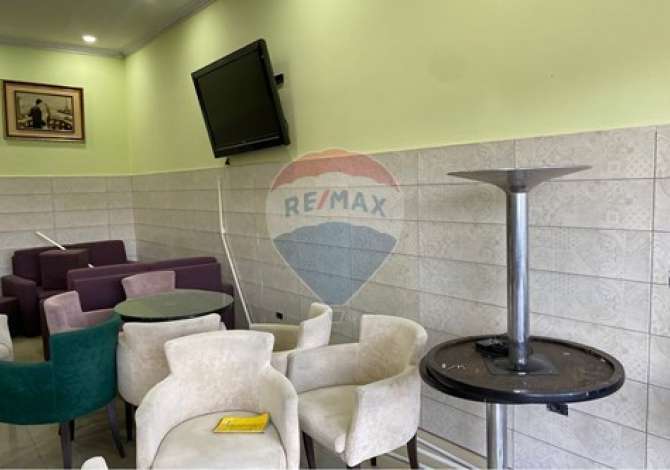 Ambient biznesi me qera 2+1 ne Tirane - 400 Euro