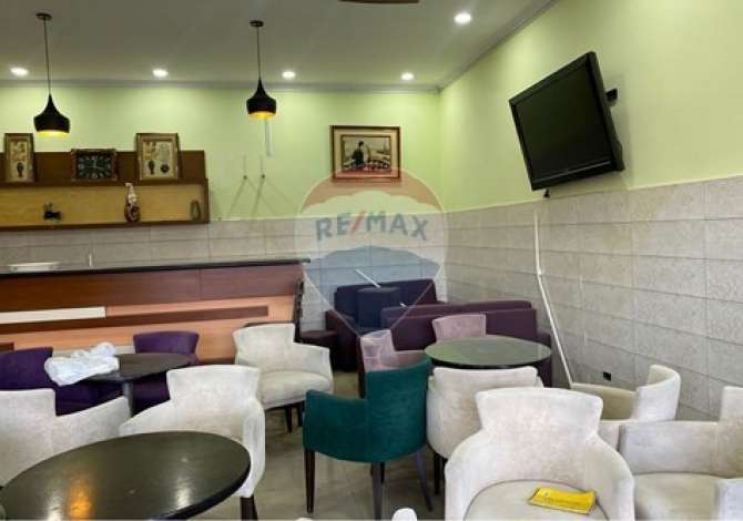 Ambient biznesi me qera 2+1 ne Tirane - 400 Euro
