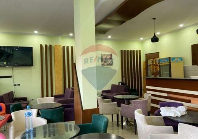 Ambient biznesi me qera 2+1 ne Tirane - 400 Euro