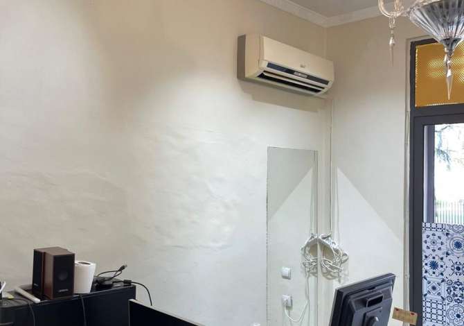 Jepet me qira ambient per zyre prane stacionit te Trenit