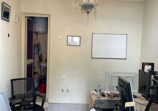 Ambient biznesi me qera 3+1 ne Tirane - 30,000 Leke