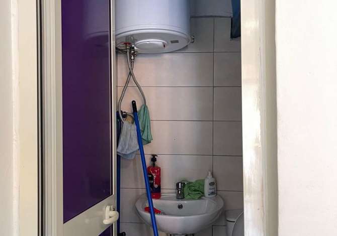 Jepet me qira ambient per zyre prane stacionit te Trenit