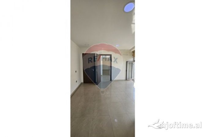 Ambient biznesi me qera 3+1 ne Tirane - 700 Euro