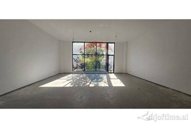 Ambient biznesi me qera 3+1 ne Tirane - 2,300 Euro