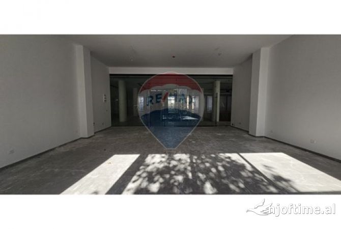 Ambient biznesi me qera 3+1 ne Tirane - 2,300 Euro