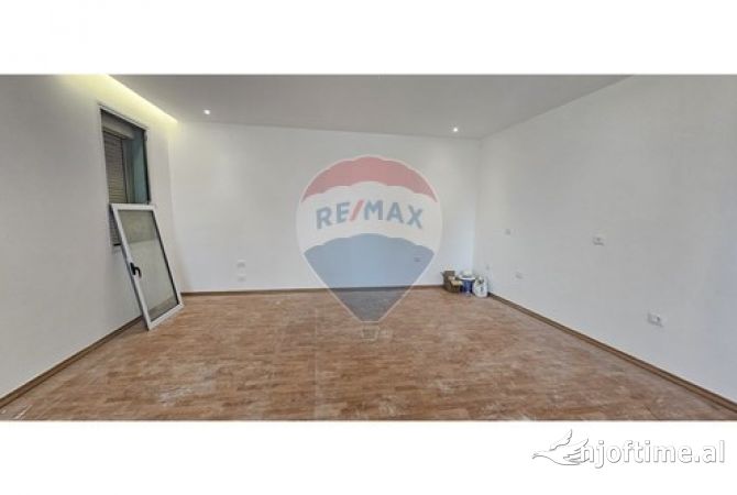 Ambient biznesi me qera 3+1 ne Tirane - 2,000 Euro