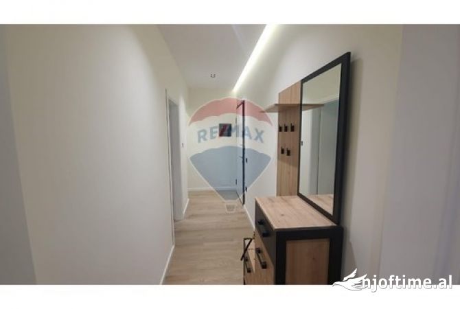 Shtepi ne shitje Apartament ne Tirane, 1+1, Mobilimi Pjeserisht e mobiluar, Pagesa 110,000  Euro.