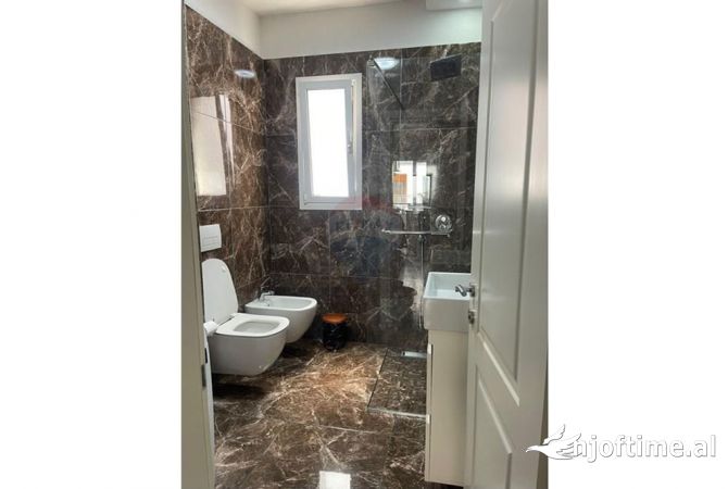 Shtepi me qera Apartament ne Tirane, 2+1, Mobilimi E mobiluar, Pagesa 600  Euro.