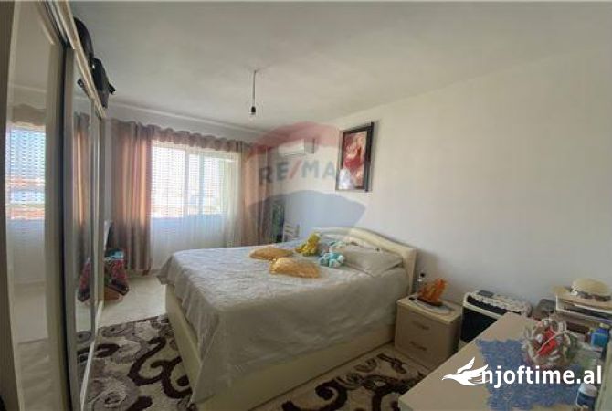 Shtepi ne shitje Apartament ne Tirane, 2+1, Mobilimi E mobiluar, Pagesa 90,000  Euro.