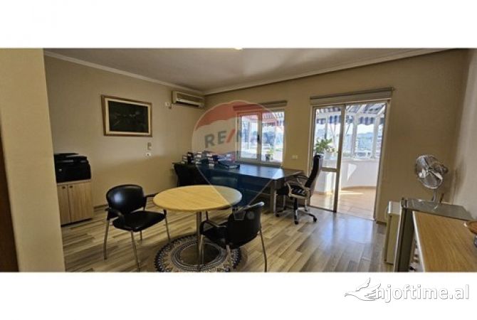 Ambient biznesi me qera 3+1 ne Tirane - 1,200 Euro