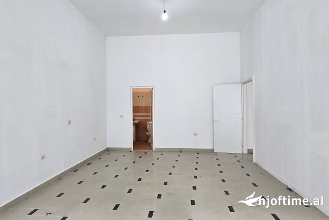 Ambient biznesi me qera 1+1 ne Tirane - 450 Euro