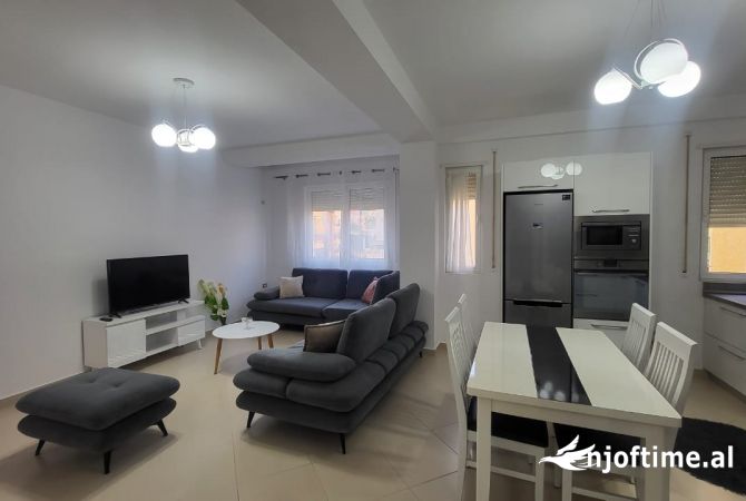 Shtepi me qera 2+1 ne Tirane - 651 Euro