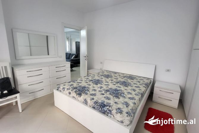 Shtepi me qera Apartament ne Tirane, 2+1, Mobilimi E mobiluar, Pagesa 651  Euro.