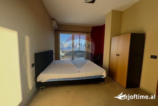 Ambient biznesi me qera 7+1 ne Tirane - 400,000 Leke