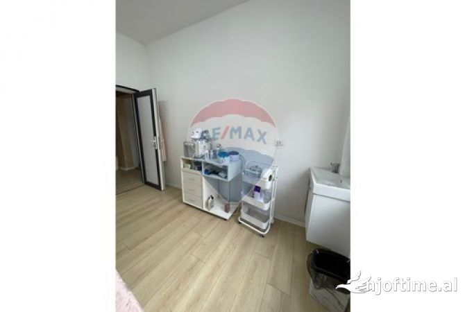 Ambient biznesi me qera 1+1 ne Tirane - 350 Euro