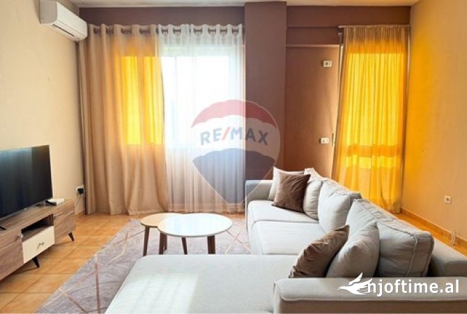 Shtepi ne shitje Apartament ne Tirane, 1+1, Mobilimi E mobiluar, Pagesa 190,000  Euro.