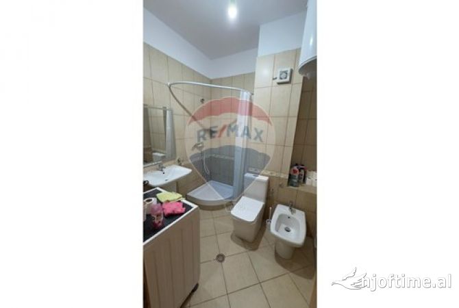 Shtepi ne shitje Apartament ne Tirane, 1+1, Mobilimi E mobiluar, Pagesa 190,000  Euro.
