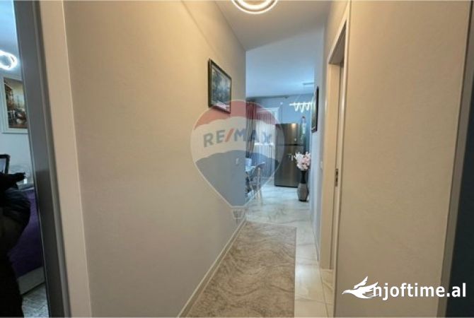 Shtepi ne shitje Apartament ne Tirane, 1+1, Mobilimi E mobiluar, Pagesa 150,000  Euro.