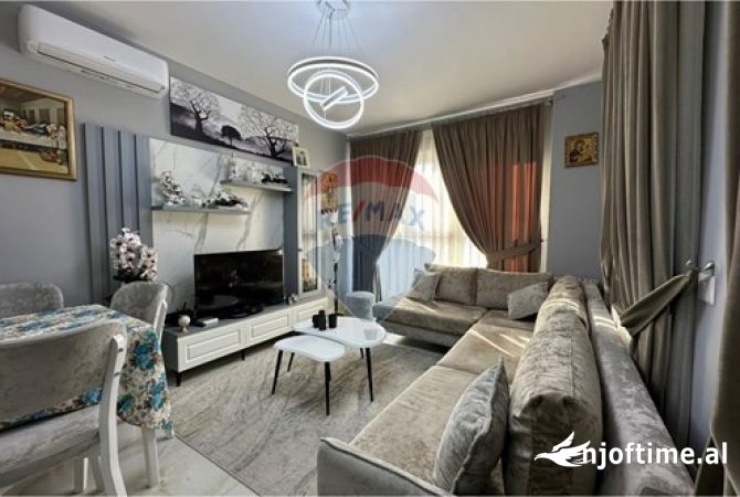 Shtepi ne shitje Apartament ne Tirane, 1+1, Mobilimi E mobiluar, Pagesa 150,000  Euro.