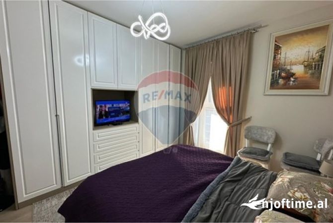 Shtepi ne shitje Apartament ne Tirane, 1+1, Mobilimi E mobiluar, Pagesa 150,000  Euro.