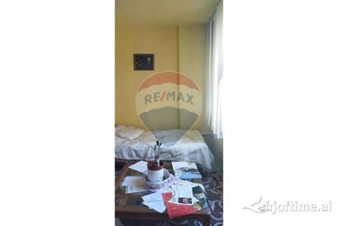 Shtepi me qera Apartament ne Tirane, 2+1, Mobilimi E mobiluar, Pagesa 380  Euro.
