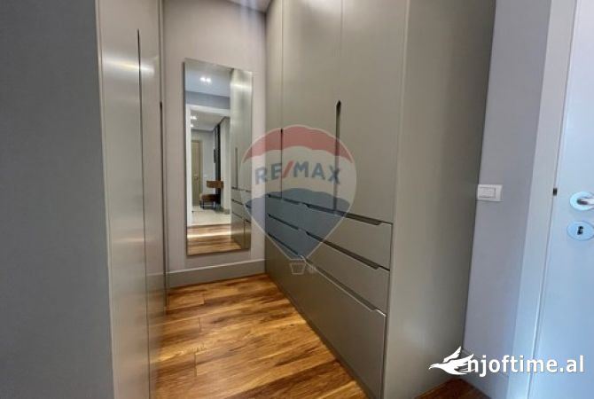 Shtepi me qera Apartament ne Tirane, 2+1, Mobilimi E mobiluar, Pagesa 1,000  Euro.