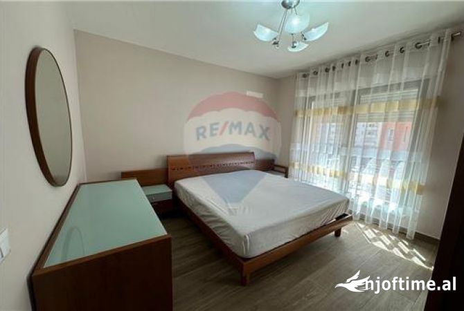 Shtepi me qera Apartament ne Tirane, 1+1, Mobilimi E mobiluar, Pagesa 650  Euro.