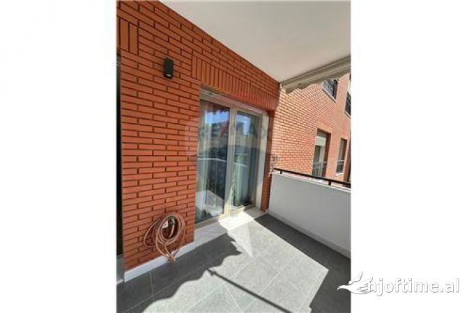 Shtepi me qera Apartament ne Tirane, 1+1, Mobilimi E mobiluar, Pagesa 650  Euro.