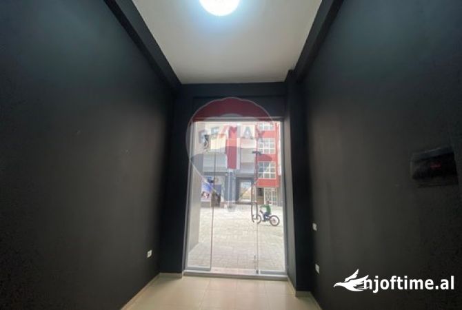 Ambient biznesi ne shitje 1+1 ne Tirane - 43,000 Euro