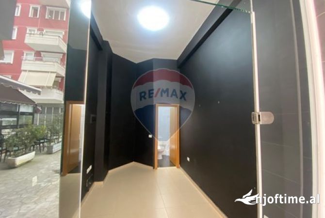 Ambient biznesi ne shitje 1+1 ne Tirane - 43,000 Euro
