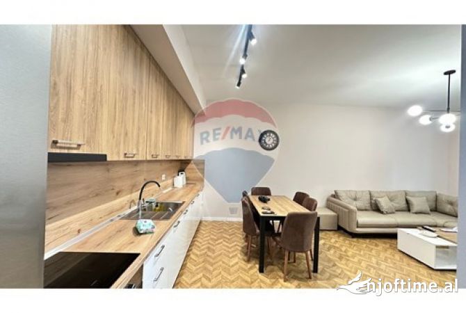 Shtepi me qera Apartament ne Tirane, 1+1, Mobilimi E mobiluar, Pagesa 550  Euro.