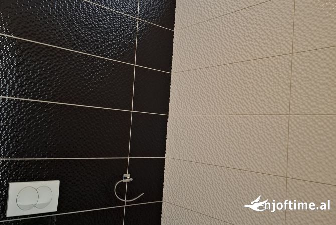 Shtepi ne shitje Apartament ne Tirane, 2+1, Mobilimi Bosh, pa mobiluar, Pagesa 173,000  Euro.