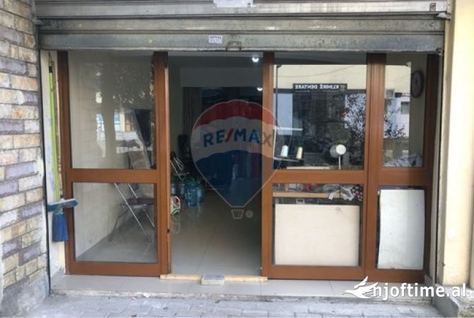 Ambiente Commerciale in Affitto 1+1 a Tirana - 400 Euro