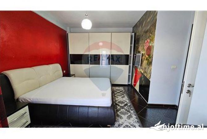 Shtepi me qera Apartament ne Tirane, 3+1, Mobilimi E mobiluar, Pagesa 700  Euro.