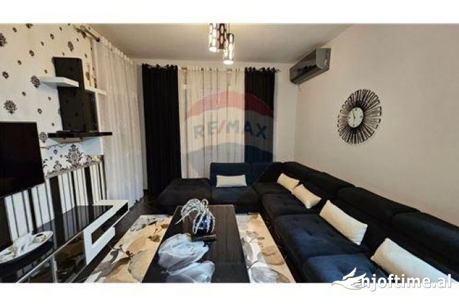 Shtepi me qera Apartament ne Tirane, 3+1, Mobilimi E mobiluar, Pagesa 700  Euro.