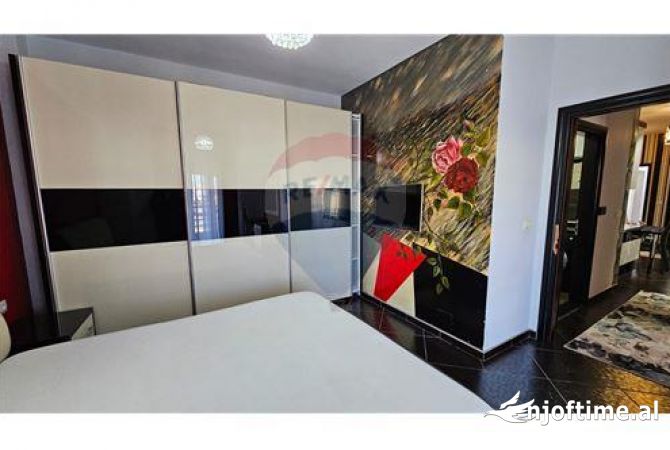 Shtepi me qera Apartament ne Tirane, 3+1, Mobilimi E mobiluar, Pagesa 700  Euro.