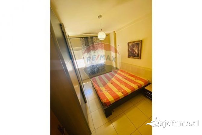 Shtepi me qera Apartament ne Tirane, 1+1, Mobilimi E mobiluar, Pagesa 40,000  Leke.