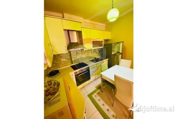 Shtepi me qera Apartament ne Tirane, 1+1, Mobilimi E mobiluar, Pagesa 40,000  Leke.