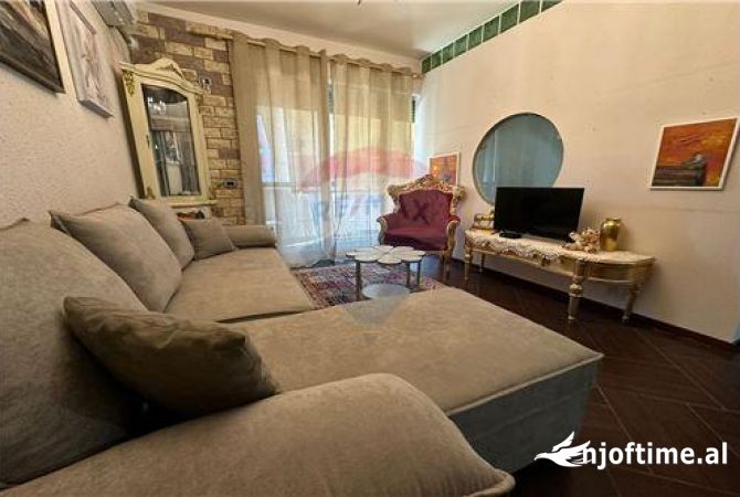 Shtepi ne shitje 1+1 ne Tirane - 180,000 Euro