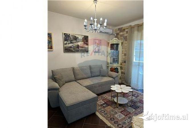 Shtepi ne shitje 1+1 ne Tirane - 180,000 Euro
