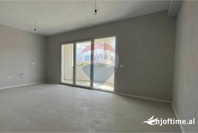 Ambient biznesi me qera 3+1 ne Tirane - 500 Euro