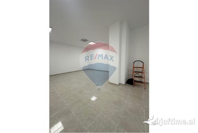 Ambient biznesi me qera 1+1 ne Tirane - 1,200 Euro