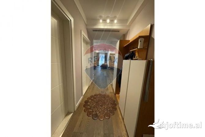 Shtepi ne shitje Apartament ne Tirane, 3+1, Mobilimi E mobiluar, Pagesa 500,000  Euro.