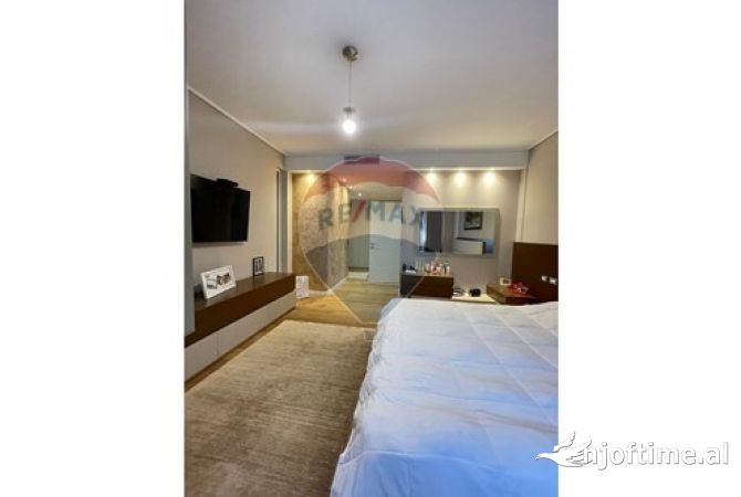 Shtepi ne shitje Apartament ne Tirane, 3+1, Mobilimi E mobiluar, Pagesa 500,000  Euro.