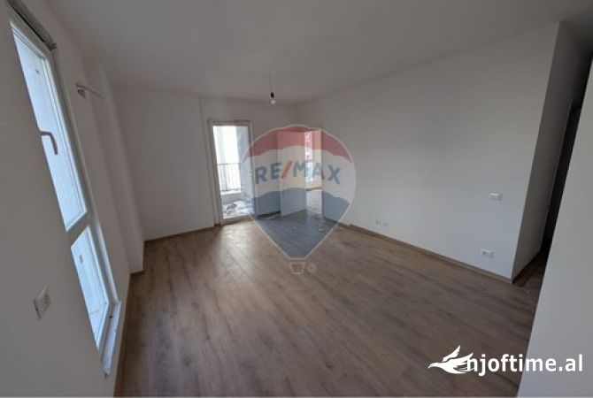 Shtepi ne shitje Apartament ne Tirane, 1+1, Mobilimi Bosh, pa mobiluar, Pagesa 77,000  Euro.