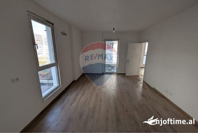 Shtepi ne shitje Apartament ne Tirane, 1+1, Mobilimi Bosh, pa mobiluar, Pagesa 77,000  Euro.