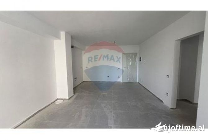 Shtepi ne shitje Apartament ne Tirane, 1+1, Mobilimi Bosh, pa mobiluar, Pagesa 103,000  Euro.