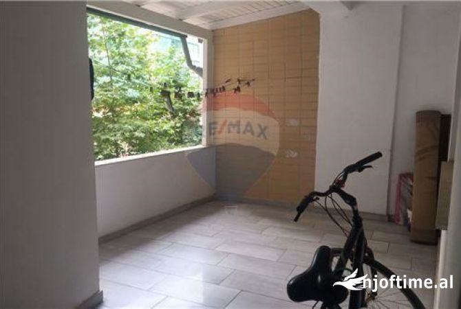Shtepi me qera 1+1 ne Tirane - 35,000 Leke