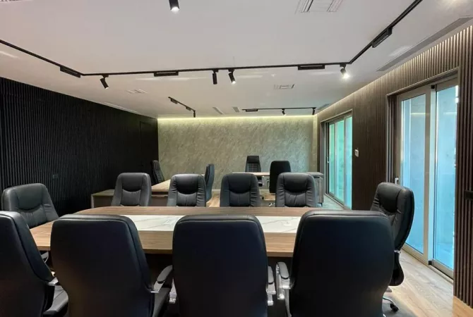Ambient biznesi me qera 3+1 ne Tirane - 2,000 Euro