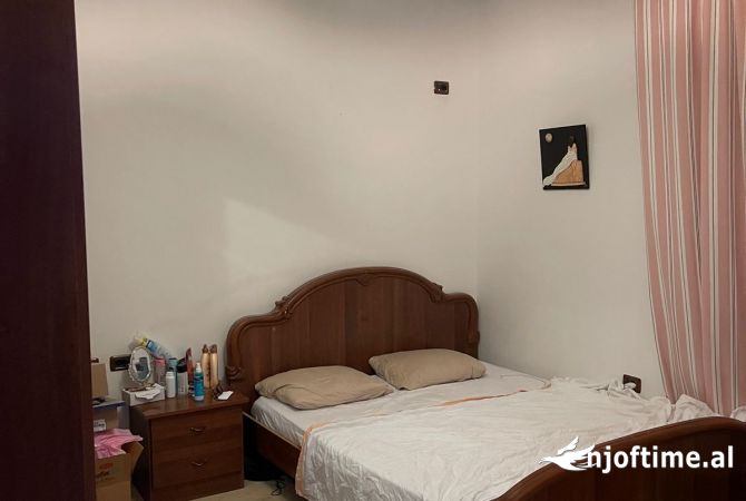 Shtepi me qera 2+1 ne Tirane - 450 Euro
